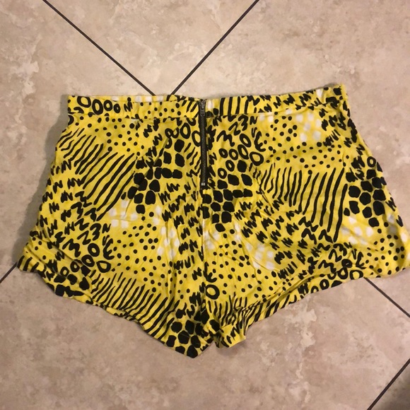 Vans Yellow, Black & White animal print shorts - Picture 4 of 4